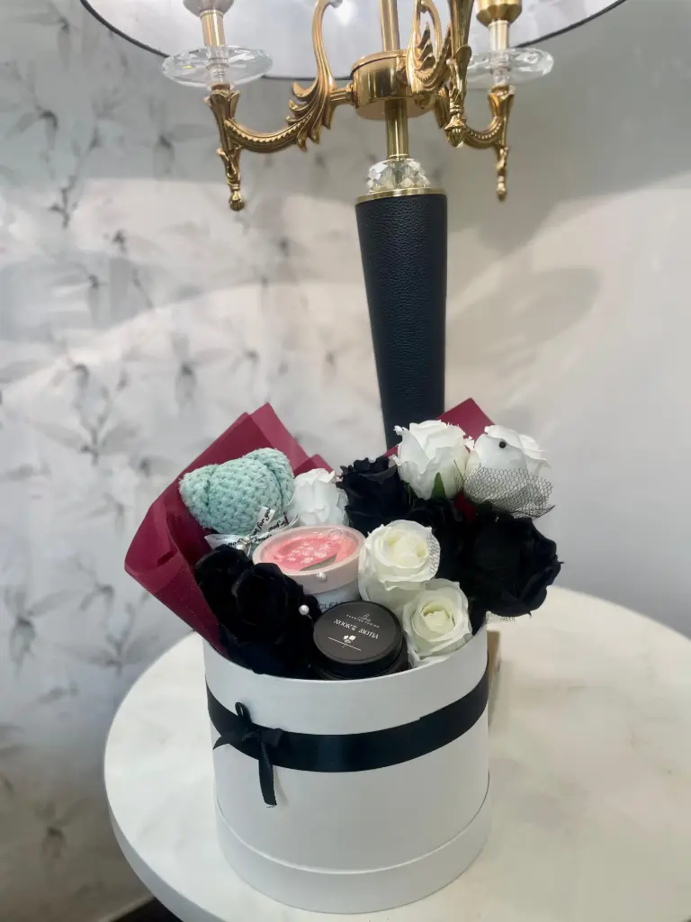 Elegant Noir Gift Box